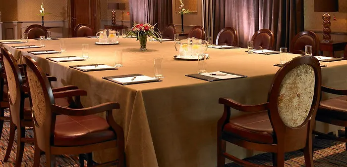 Plaza Hotel, & Leisure Hotell