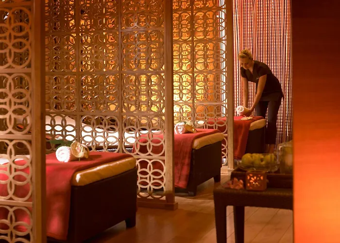 Hotell Plaza Hotel, & Leisure