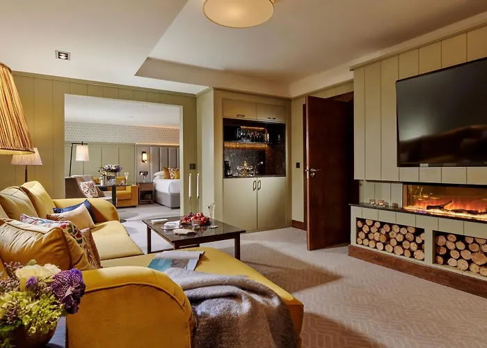 Plaza Hotel, & Leisure 4*