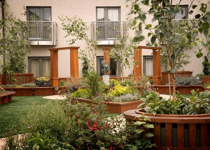 Hotell Plaza Hotel, & Leisure