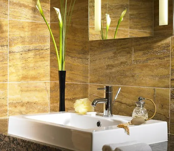 Plaza Hotel, & Leisure Westport