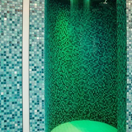 Plaza Hotel, & Leisure ווסטפורט