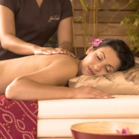 Plaza Hotel, & Leisure Szálloda 4*