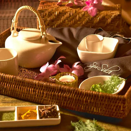 Plaza Hotel, & Leisure מלון 4*