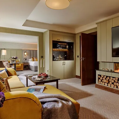 Plaza Hotel, & Leisure 4*