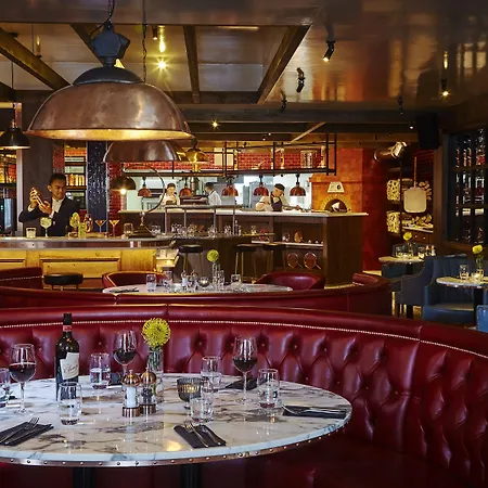 Plaza Hotel, & Leisure 4* Westport