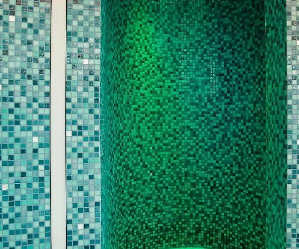 Plaza Hotel, & Leisure 웨스트포트