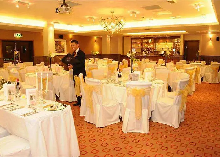 Plaza Hotel, & Leisure 호텔 4*