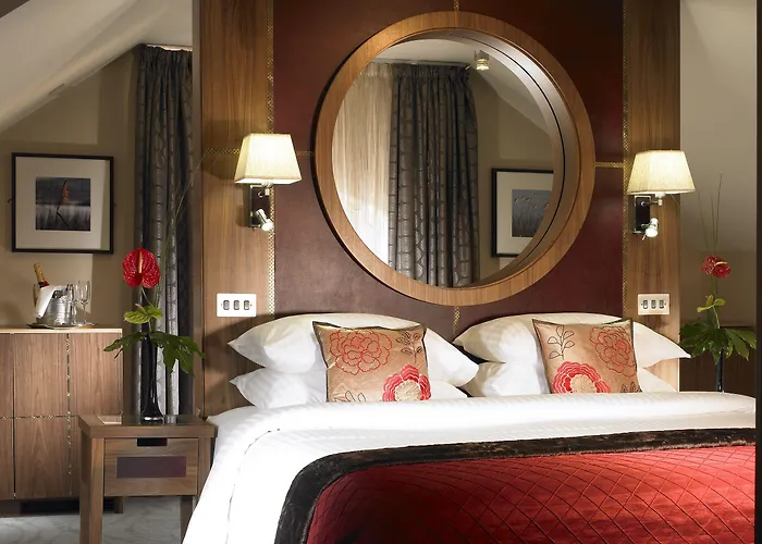 Plaza Hotel, & Leisure