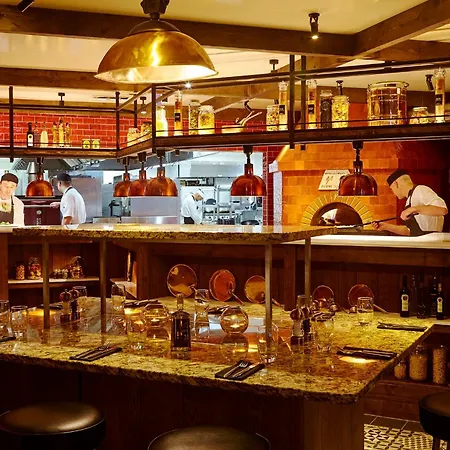 Plaza Hotel, & Leisure 4* Westport