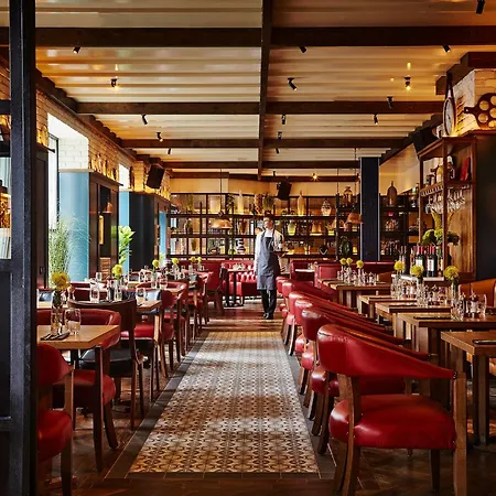 Plaza Hotel, & Leisure 4*