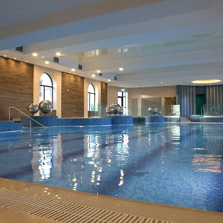 Plaza Hotel, & Leisure 4* Westport