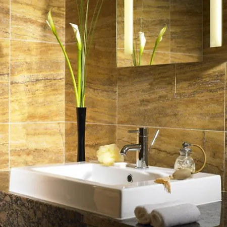 Plaza Hotel, & Leisure 4*