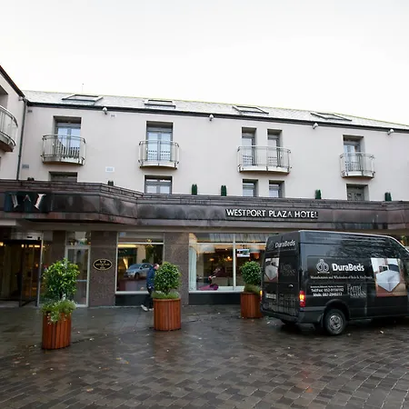 Hotel Plaza Hotel, & Leisure